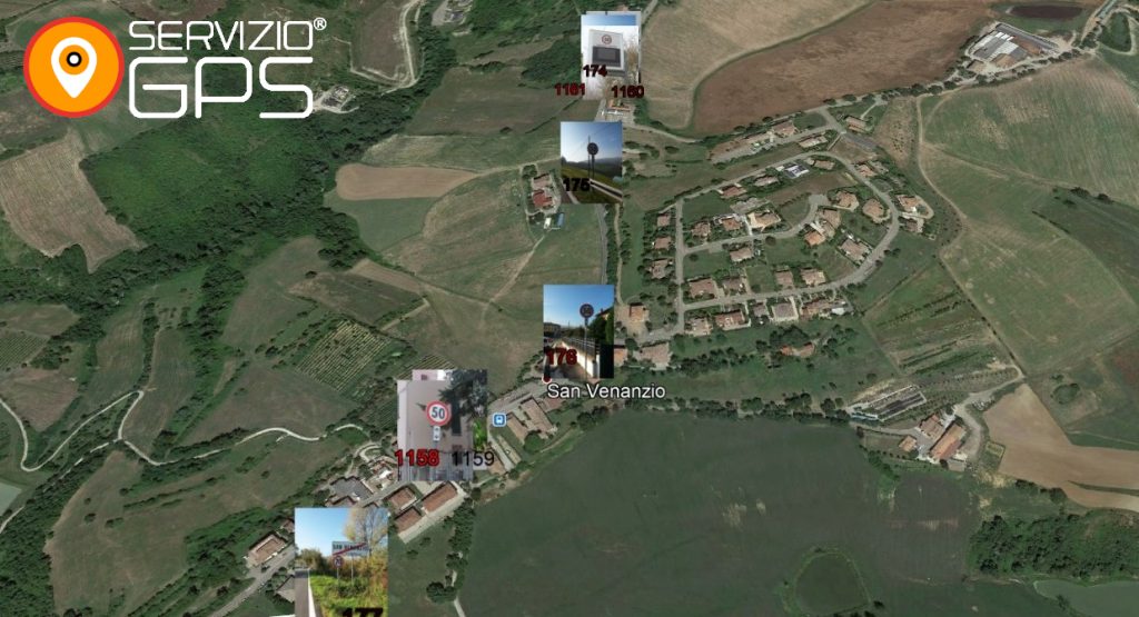 serviziogps mappa satellitare con cartelli stradali